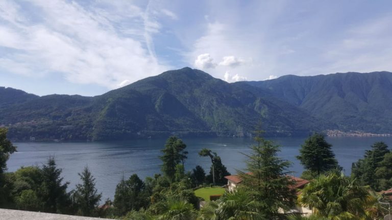 Reiheneckhaus mit Garten und wunderbarem Seeblick – Tremezzina