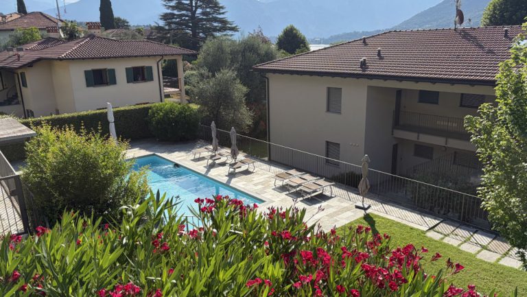 Helle Wohnungen in einer neu gebauten Wohnanlage mit Pool – Tremezzina