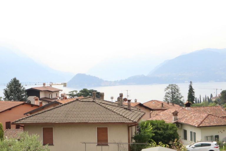 Very sunny apartment with nice lake view – Menaggio