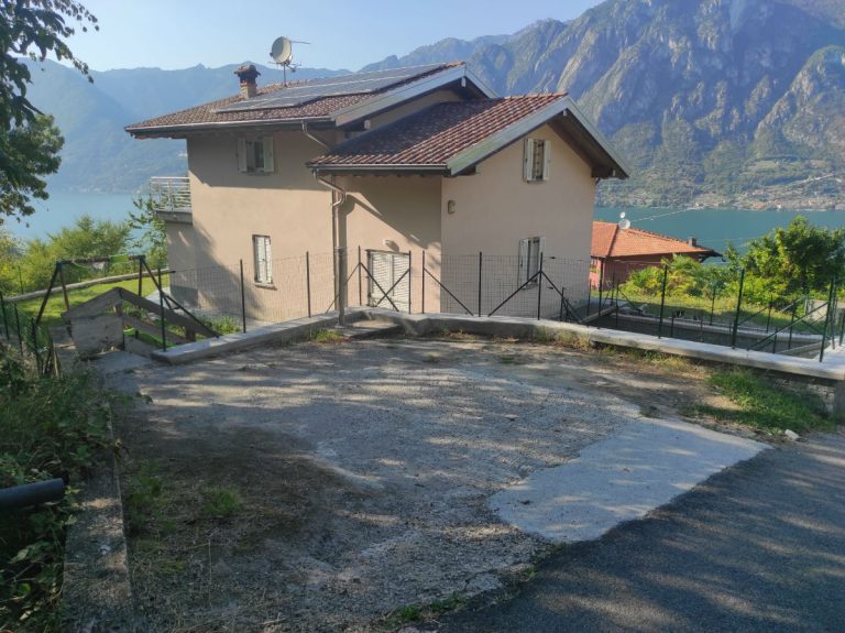 Well kept villetta with garden and beautiful lake view – Claino Con Osteno