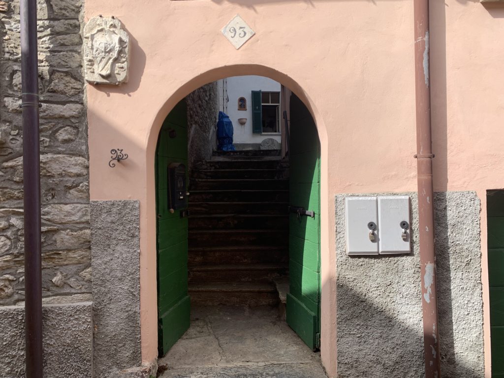 Historic house in the village with internal courtyard – Plesio – Photo 4