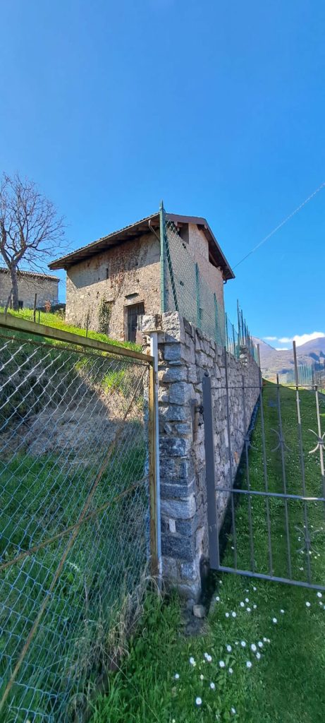 Nahe Golfclub, freistehendes rustikales Haus mit Garten und Seeblick – Menaggio, Loc. Croce – Foto 3