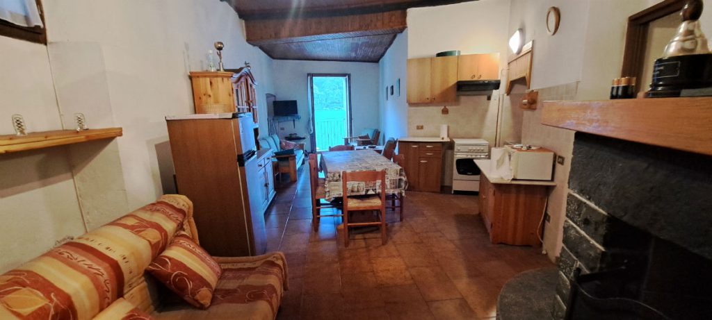 Characteristic lakefront apartment – Porlezza – Photo 3