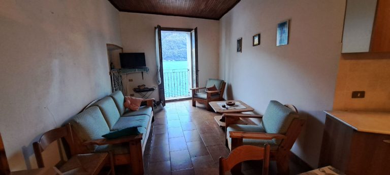 Charakteristische Wohnung am See – Porlezza
