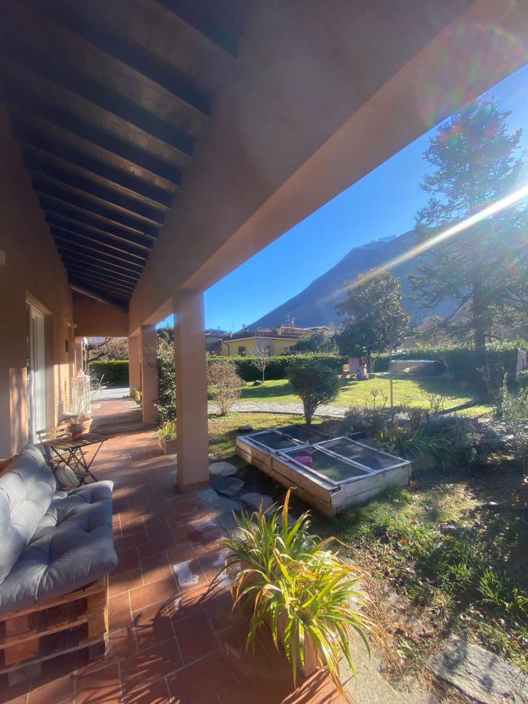 Villa mit Garten, nur wenige Schritte vom See entfernt – Porlezza – Foto 5