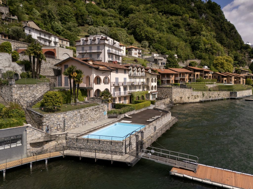 Exclusive lakefront apartment with large terrace and boat mooring – Musso – Photo 5