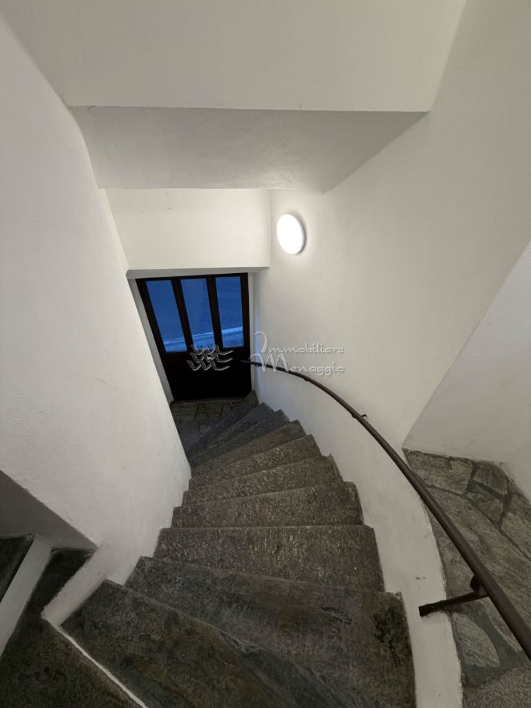Elegante appartamento in antica casa nel centro di Menaggio – Menaggio Centro – Foto 2