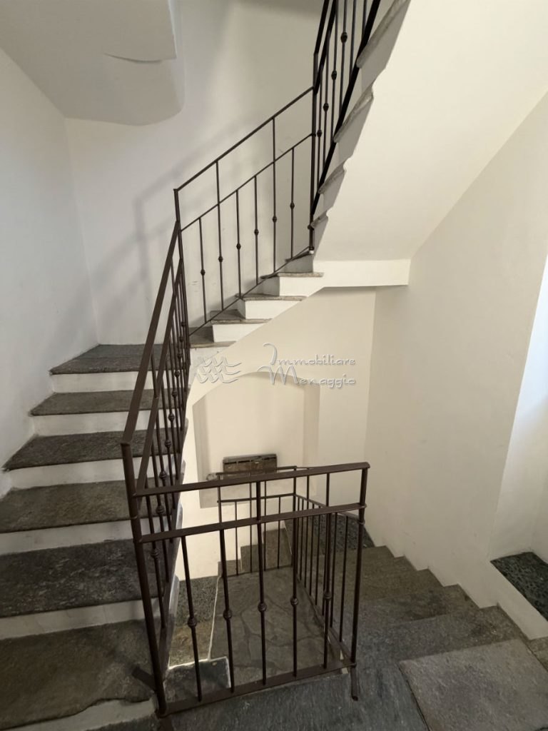 Elegante appartamento in antica casa nel centro di Menaggio – Menaggio Centro – Foto 4