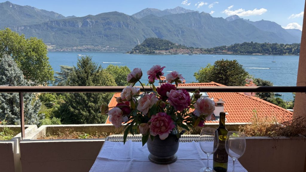Wohnung nur wenige Schritte vom See entfernt, mit Blick auf Bellagio – Griante